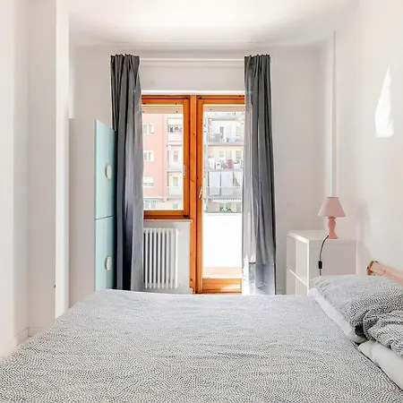 Modern Apartament Latina