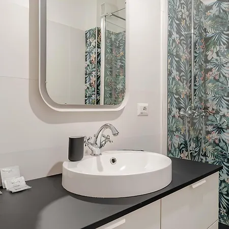 Modern Apartament Latina